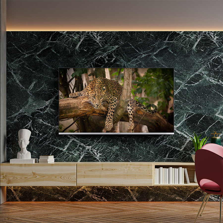 JB-QLED1811LIN-Lifestyle-IMG